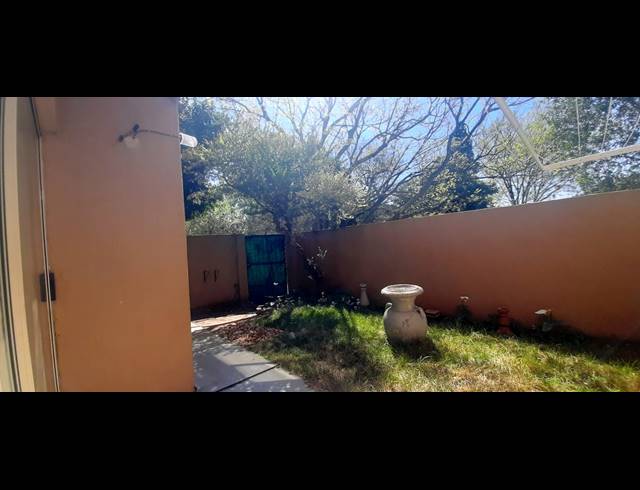 3 BEDROOM TOWNHOUSE FOR SALE IN BIRCH ACRES